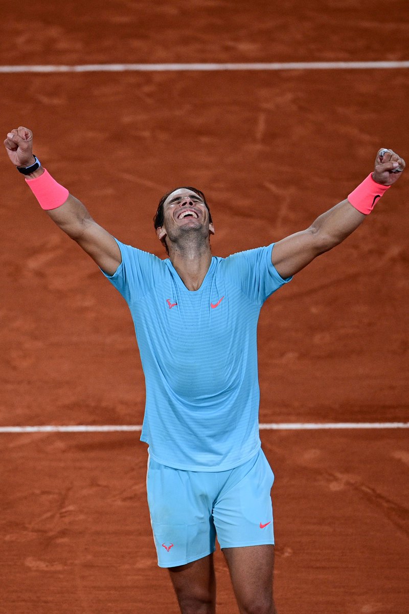 ¡1⃣3⃣, ¿QUÉ TE PARECE?! 👏👏
Rafa Nadal es un ANIMAL 🔝🔝
🎾🇪🇸 Le ganó 6-0, 6-2 y 7-5 a Novak Djokovic en la final y conquistó su 13° #RolandGarros 
👀 NUNCA perdió una final en este Grand Slam. El patio de su casa, sin lugar a dudas... 😉👌