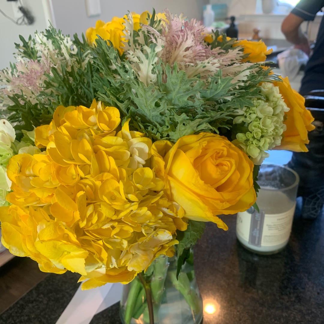 stmattswilton's tweet photo. Today's altar flowers are giving to the glory of God and in loving memory of Susan Settino's husband, John, on the 6th anniversary of his going home.
#StMattsWilton #EECT #StMattsFlowerGuild #AltarFlowers https://t.co/eH0MG6PupS