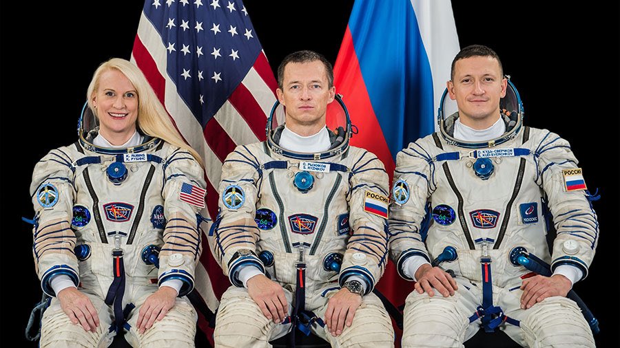 Paco Arnau on Twitter: "Tripulación #SoyuzMS17: la astronauta Kathleen  Rubins y los cosmonautas Serguei Rizhikov (comandante) y Serguei  Kud-Sverchkov. #??????17? https://t.co/pOCzELcWVo"