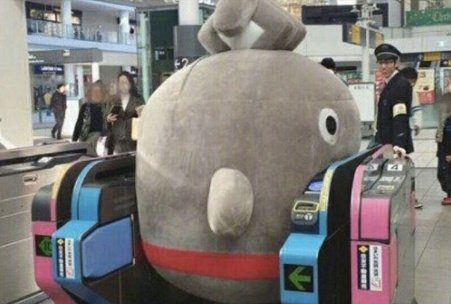 Japanese mascots getting stuck, a thread: