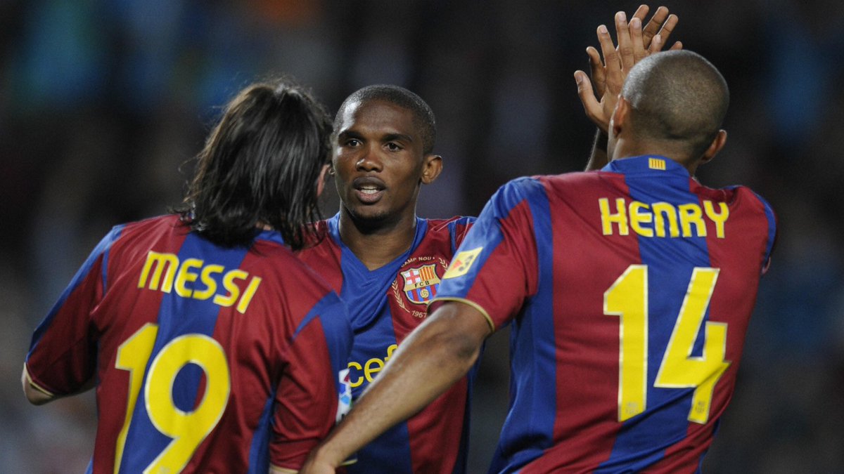 L’été 2007 marque l’arrivée de Thierry Henry au Barça, ce qui nous donne un quatuor offensif Eto’o, Ronaldinho, Messi, Henry, pas mal pour jouer au foot ça..Quand on sait qu’à côté de ça, il y a du Xavi, du Iniesta, du Puyol, du Valdes, bref du lourd..