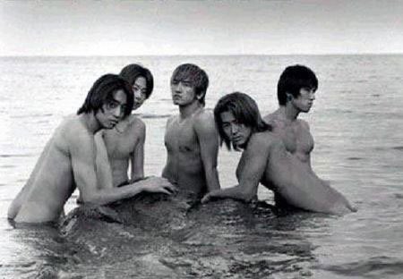 dkcello's tweet photo. could you imagine if suju remade shinhwa’s 2011 photoshoot for their 15th anniversary?? elfs would die https://t.co/TjU4diunWU
