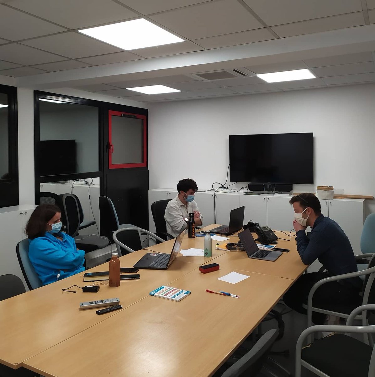 [Récap de la semaine] 📢

Conseil d'Administration à Distance |
Nous avons eu l'occasion de faire adhérer le <a href="/BDE_LEA_LLCE73/">🦁</a> et de signer un partenariat avec <a href="/AgoramedFR/">AgoraBox</a> !