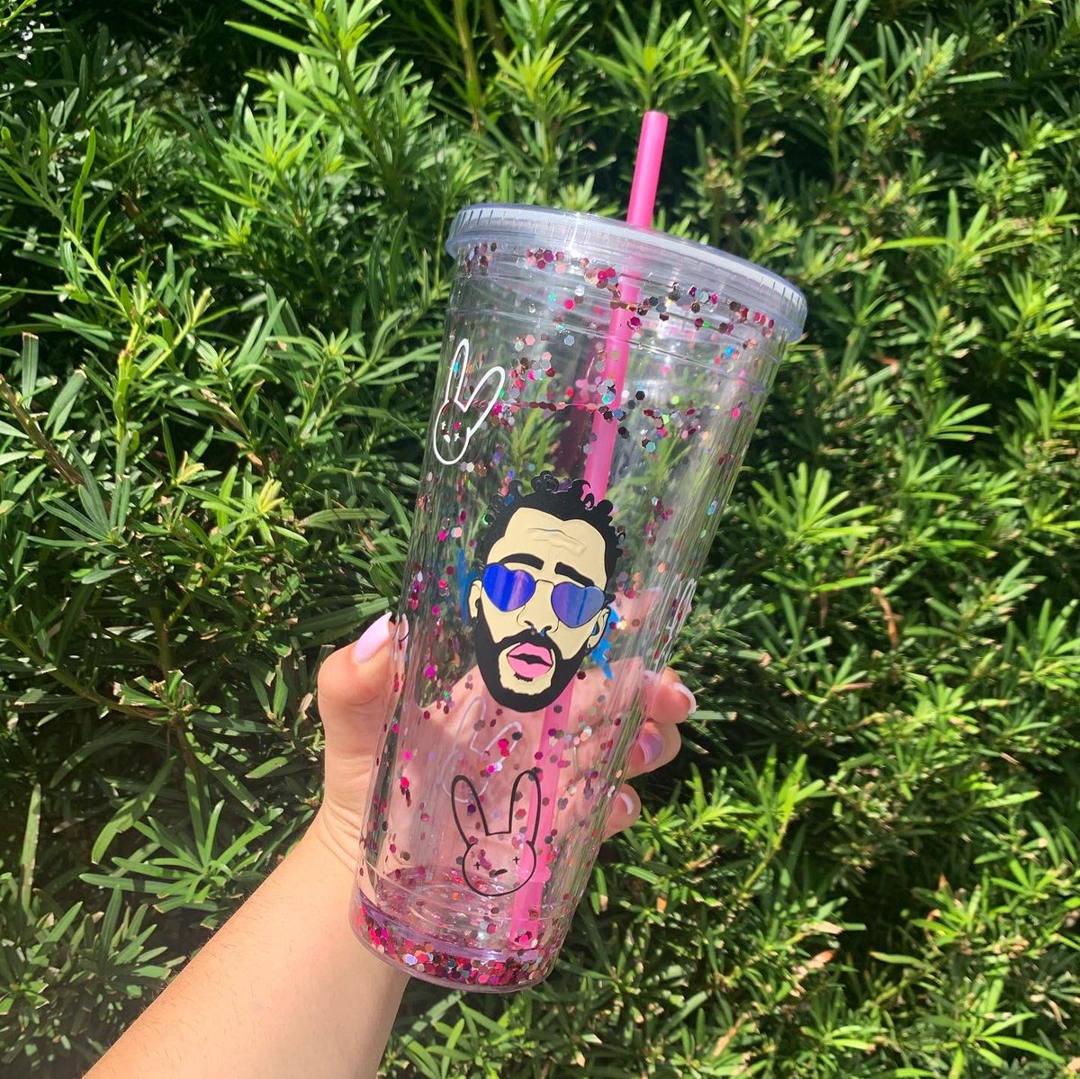 SabsMagical's tweet photo. BAD BUNNY SNOW GLOBE TUMBLER ✨💖🤪 #badbunny #custom #SmallBusiness #shopsmall #yoperreosola https://t.co/785O5iVKFW