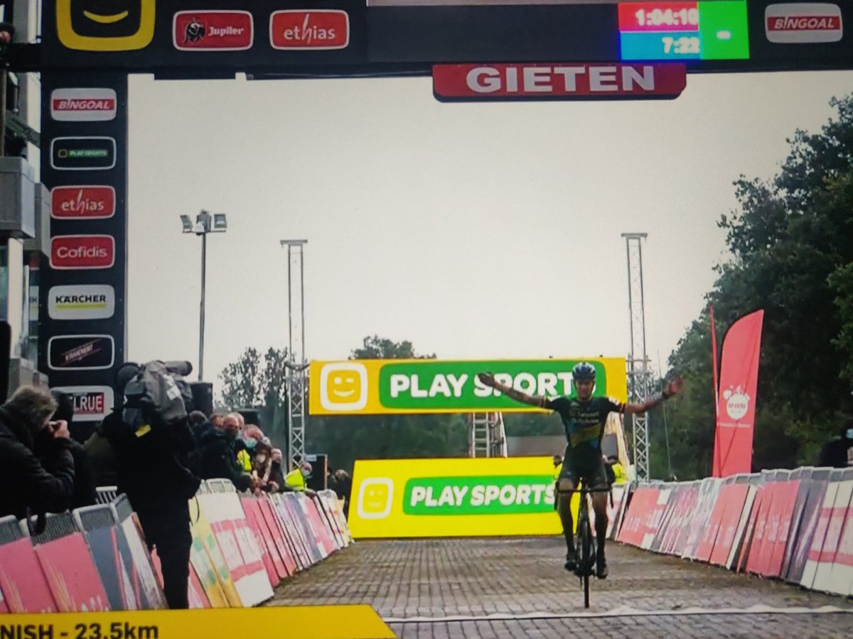 🦁 <a href="/ToAerts/">Aerts Toon</a> powers to the win in the mud in Gieten 💪 #PodiumBoone