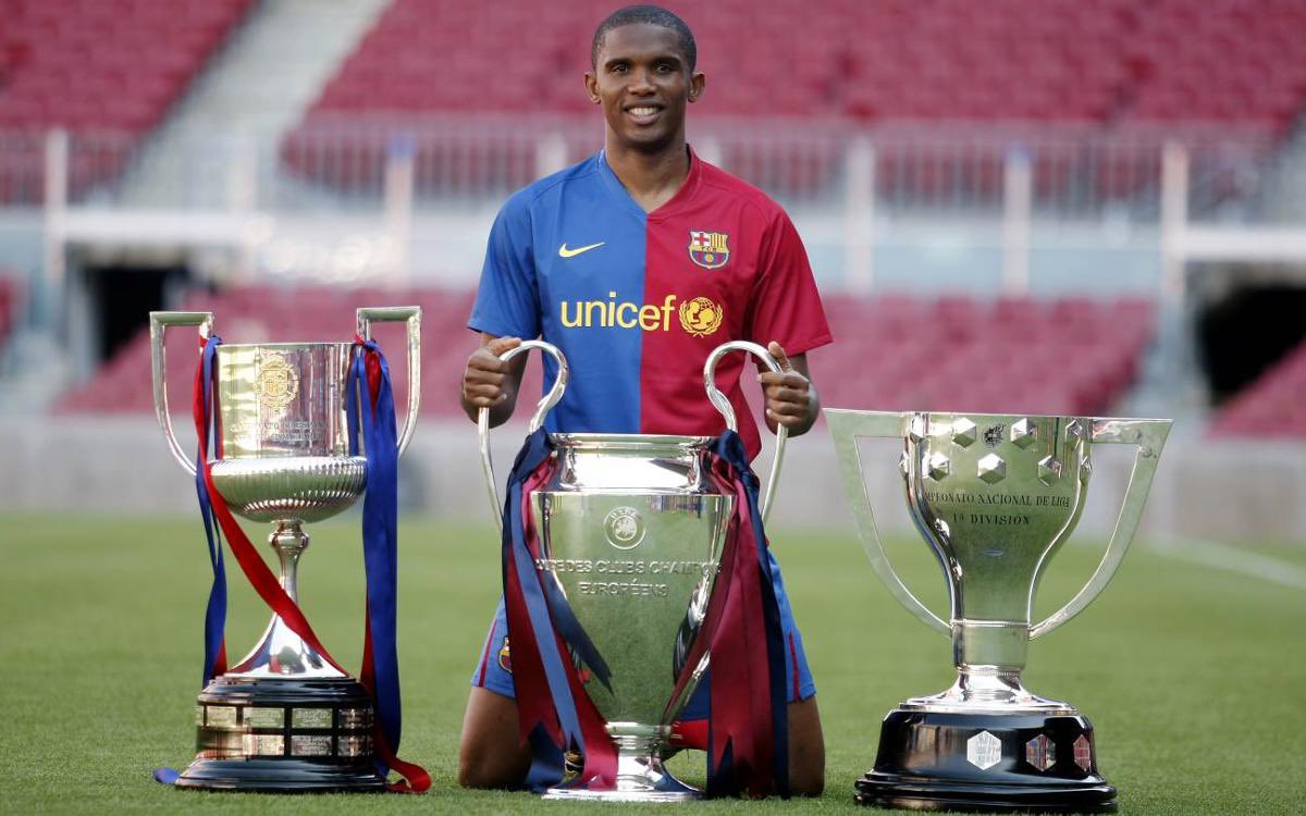 Le phénomène camerounais boucle une saison mémorable tant sur le plan personnel que collectif, un triplé historique Liga-Copa-LDC, un but dingue en finale, 30 buts en championnat, 40 sur la saison, taille patron.Monsieur Samuel Eto’o Fils.