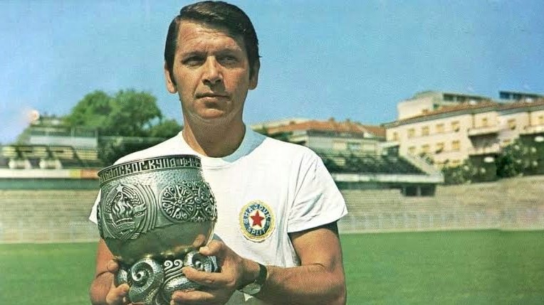 This was in contrast to how most people of the time saw football. The traditional view of relying on individual artistry as a means to score goals was throughly challenged as Hajduk won 2 leagues and 2 cups in Ivić& #39;s 3 seasons there.