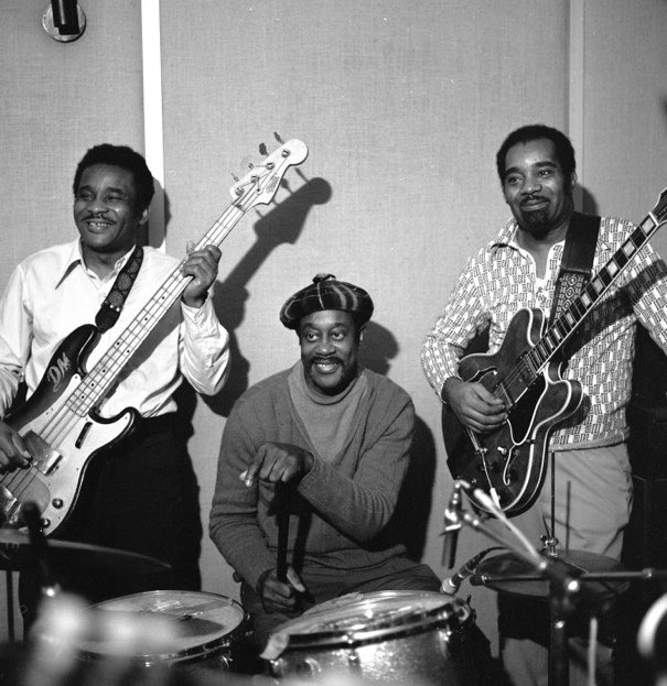 JDSimomusic's tweet photo. #happysunday folks!! #rainyday here in the 615... Gots #theaces spinning on my turntable. God I love it!!!Man talk about #criminallyunderrated The Myers Brothers (Dave & Louis) & #fredbelow where the #chitown secret weapon for #lowdown #respect https://t.co/u6xrMd7FZ5