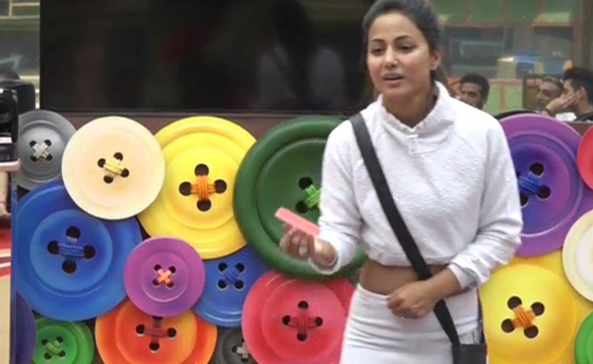 Which task is thisLook 3Toofani Trendsetter Hina