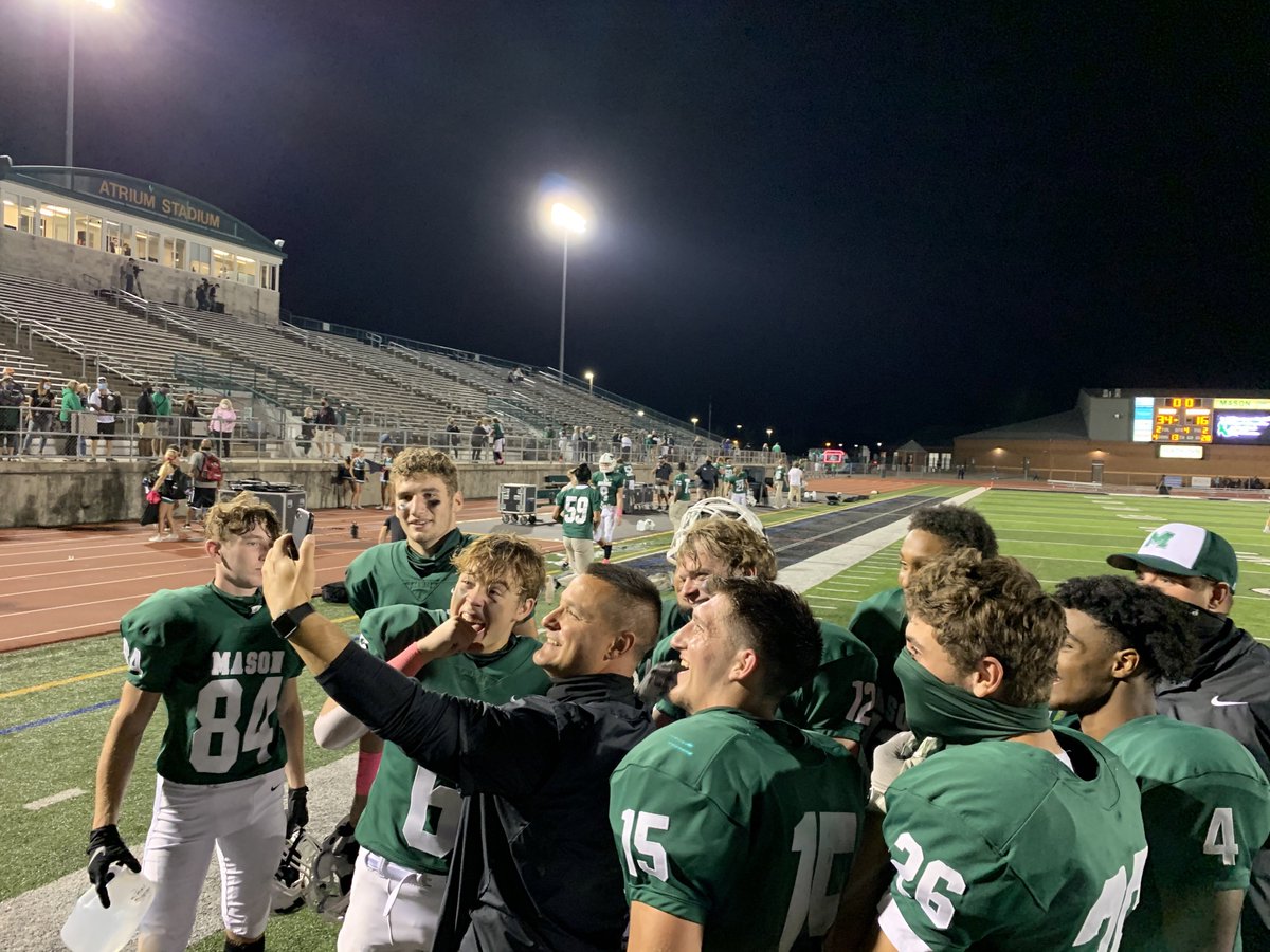 CoachCastner's tweet image. Last week was a GREAT week for many reasons! 1-Alum Danny Little join us on Thursday. 2-The Flaherty’s join US for TEAM dinner &amp;amp; a SPECIFIC message about playing for LGL! 3-Played for #17BC 4-Beat old school rival Lebanon! DOES IT GET ANY BETTER? Thank you Mason!! LGL!!!