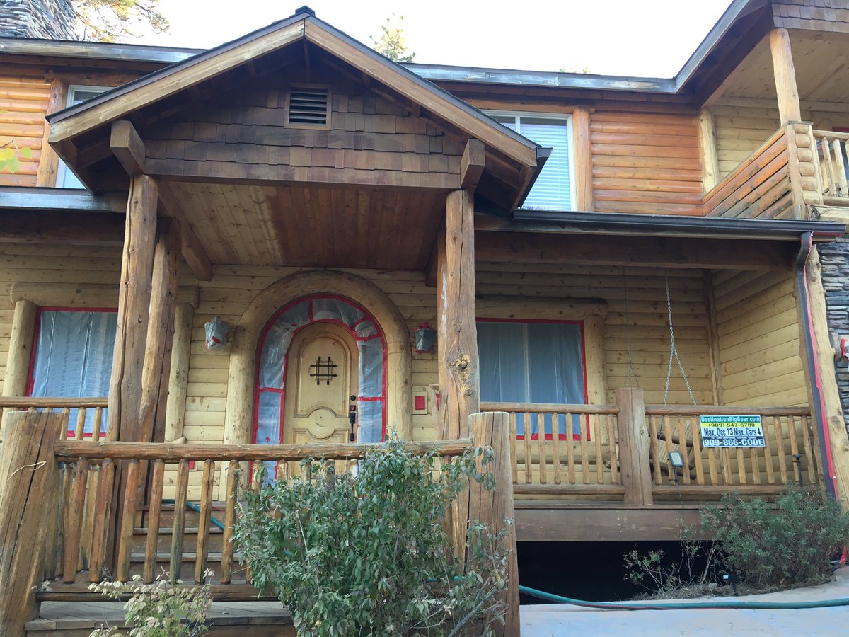 concreteblast's tweet photo. #sandblasting this #wood cabin so it can be stained and sealed with new color #sandblastedwood #mobilesandblasting #alliedsandblasting #sandblast #bigbearcity #California #sundayvibes https://t.co/WUVouLwGXl
