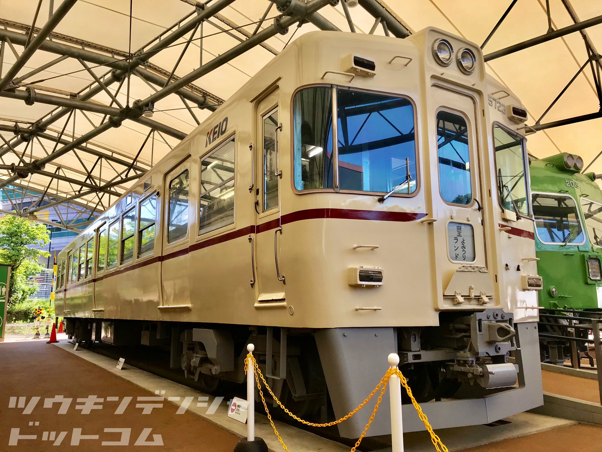 通勤電車ドットコム 歴史 京王の 名車 初代5000系 馬車軌という特殊な線路幅ながら 廃車後は琴電をはじめとする国内5つの事業者に譲渡された5000系 さらにその後岳南鉄道と銚子電鉄に再譲渡され 現在も元気に活躍中です 現在の京王のイメージの礎