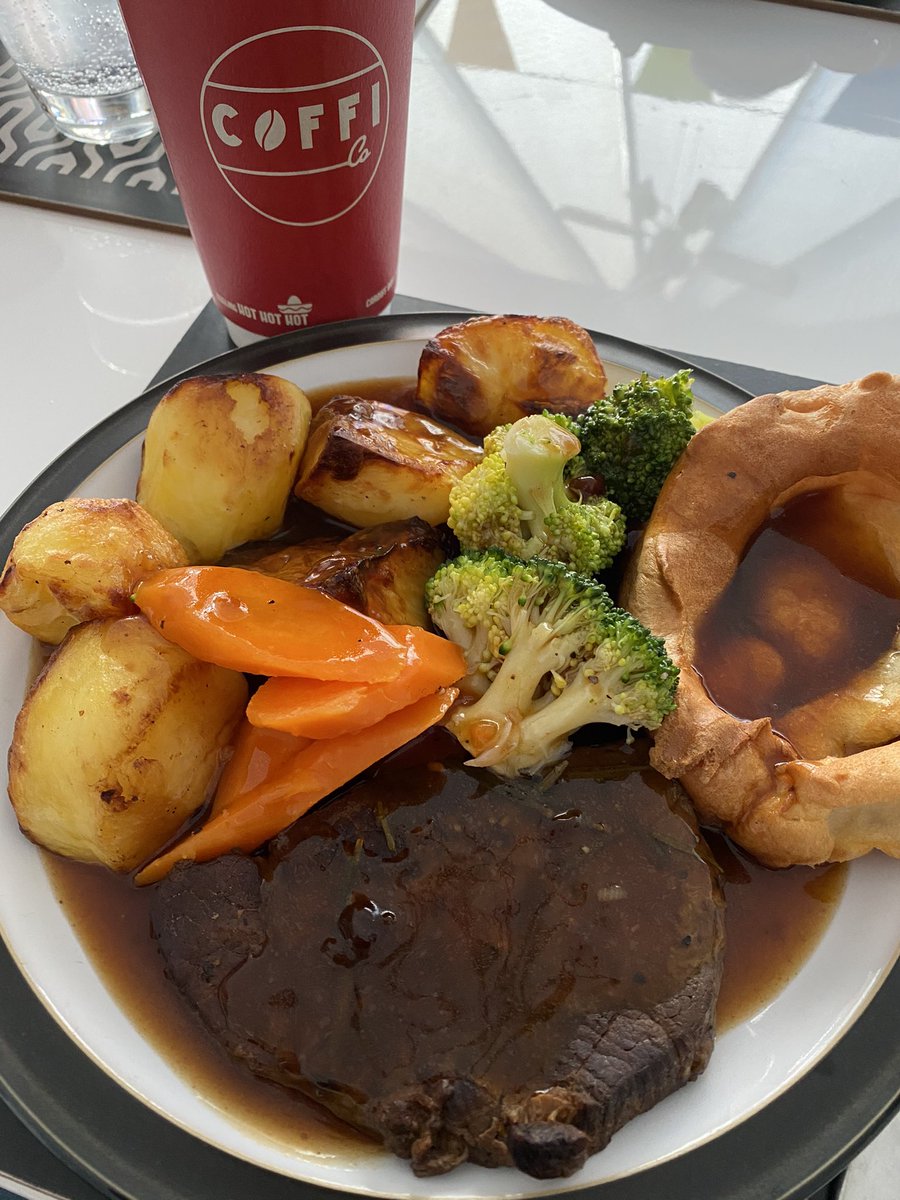<a href="/coffi_co/">Coffi Co</a> Delicious Sunday lunch from Penarth Front. Had ours to ‘take-away’ to eat at home - lovely jubly 👍🏻