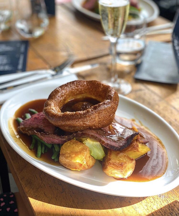 NewBaileyM3's tweet photo. We’re heading to Foodwell this afternoon for one of the best roasts in Manchester!
⠀
Don’t forget to make the most of their 50% off offer throughout October.
⠀
Visit https://t.co/xYbo3IXToe to book.
⠀
#sundayroast #octoberoffer #sundayfunday #foodwell #newbailey https://t.co/pzx57dceJX