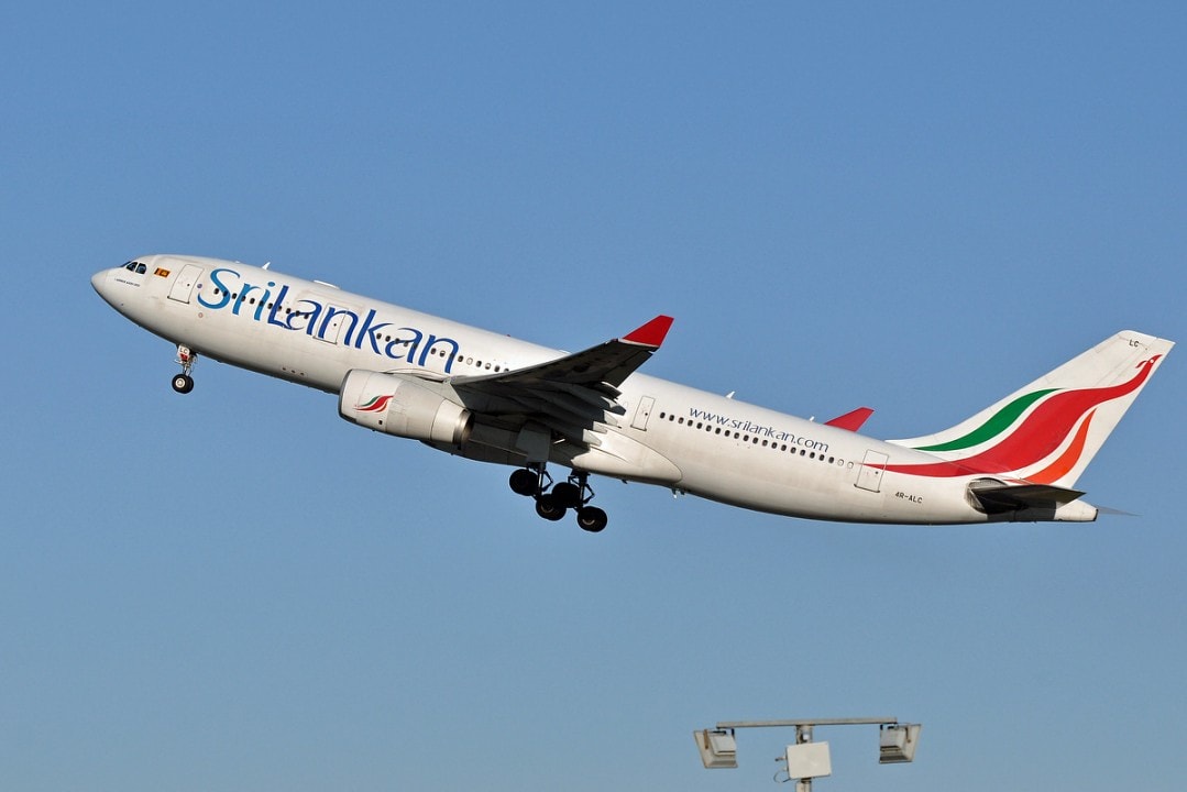 jmlesavions's tweet photo. Le petit avion du jour. Plane of the day. #4ralc #a330 #a330200 #airbus330 #a330243 #srilankanairlines #fco #fcoairport #fiumicino #fiumicinoairport #avgeeks #aviation #aviationdaily #planespotting #planespotters #aviationphotography #AvGeek #backin2016 @flysrilankan @fcoairport https://t.co/PsX9C3V6HD