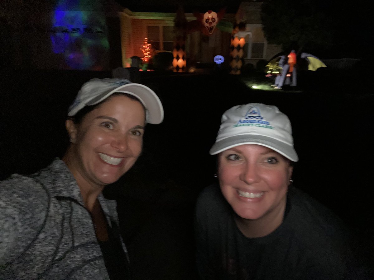 rosaliaf's tweet photo. 2 neighbors, 4.1 miles, 2 days and countless good vibes for @UnitedWaySTL. Thank you, @AngieBeirne, for being my walking buddy. And thank you, @Ascensionorg and @nickragone2 for making the #UnitedtoHelp Virtual 5K possible! #WeAreAscension https://t.co/9z51Qi5YE0