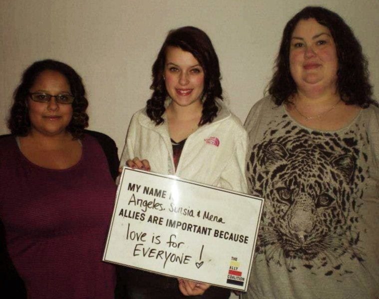 Menabelle's tweet image. Not a #ProudParent but a #ProudAuntie!

Love is for everyone so if u need an #Auntie then I've got ur back! U can always get support &amp;amp; #hugs here! 🏳️‍🌈❤🧡💛💚💙💜🤎🖤🤍

#Pride2020 #LGBTQAlly
 #Giveaway @OREO #NationalComingOutDay

2014 @allycoalition @REC_Detroit @OurNameIsFun