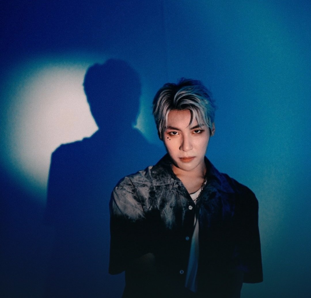 Jinya961's tweet photo. Stage Name: Yongseok (용석)
Birth Name: Choi Yong Seok (최용석)
Position: Main Vocalist, Visual
Birthday: May 23, 1996
#CHECKMATE #checkmate_debut #Sieun #Suri #nason #yongseok #noah #Drum #checkmate_drum https://t.co/G8s2DkPlhh