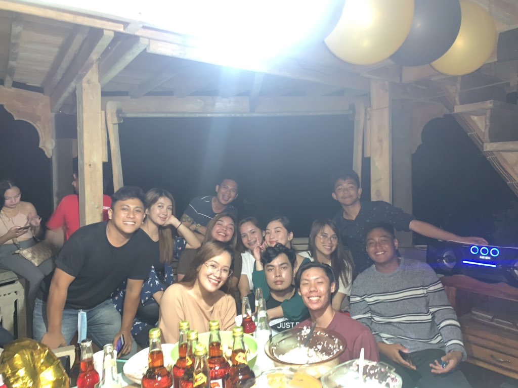 casramz's tweet photo. #LateUp๐น https://t.co/rsxNiwlPeU