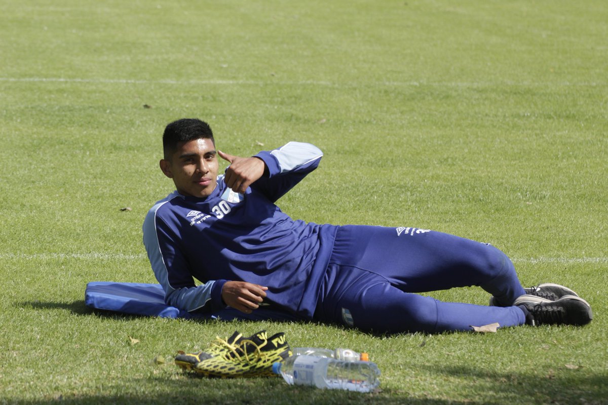 SoyDecanoOf's tweet photo. #VamosDecano 

👋 ¡Buen domingo para todos los Decanos! 😀👍

Cada vez falta menos para volver a ver a @ATOficial. 

📸 @ATOficial

#atléticotucumán #ligaprofesional https://t.co/B1lfdNDRtT