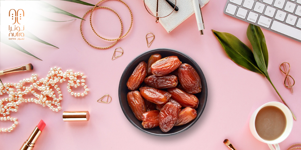NutraDates's tweet photo. بعض حبات التمر كفيلة بأن تزودك بالطاقة التي تحتاجها خلال الأسبوع!
#Nutra #Healthy #DatesBenefits #Delicious #alfoah #alfoahdates #dates #UAE #Abudhabi #mydubai #inabudhabi https://t.co/FEzcFKUYgy