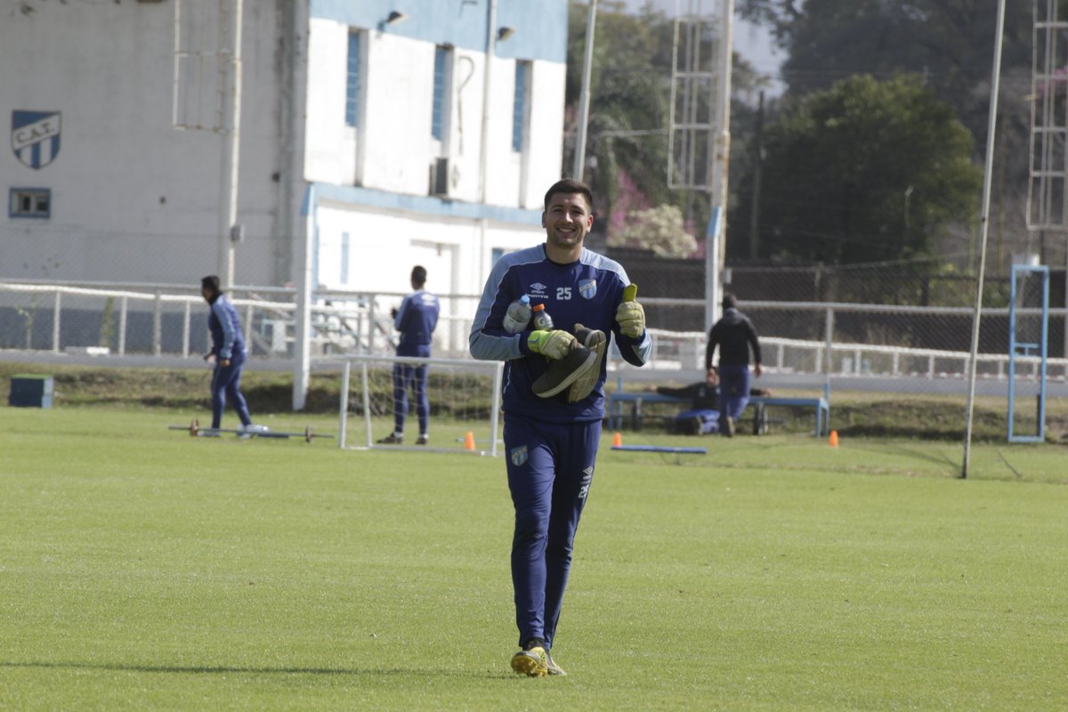 SoyDecanoOf's tweet photo. #VamosDecano 

👋 ¡Buen domingo para todos los Decanos! 😀👍

Cada vez falta menos para volver a ver a @ATOficial. 

📸 @ATOficial

#atléticotucumán #ligaprofesional https://t.co/B1lfdNDRtT