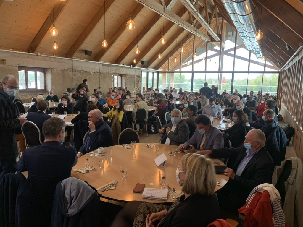 #Nantes. Une centaine d’élus pour débattre sur la #régionalisation et la #réunification de la #Bretagne. Pari <a href="/alabretonne/">À la bretonne !</a> gagné ! Le <a href="/BZHciviclab/">Breizh Civic Lab 𝍎𝌆 🇪🇺🇺🇦</a> est ravi d’avoir participé à la réussite de cette rencontre politique. Avançons !