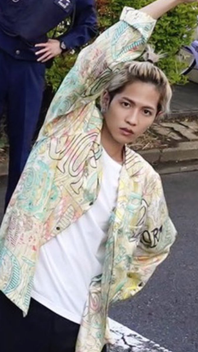 まる V Twitter Diorとstussyのコラボシャツだ Dior X Shawn Stussy ディオール X ショーン ステューシー シルク ロゴプリント シャツ メンズ マルチカラー 極主夫道 志尊淳