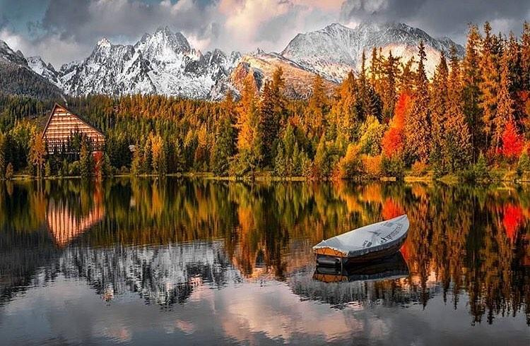 Autumn blending into winter at Kempinski High Tatras.
#Kempinski #KEMPINSKIDISCOVERY #DiscoveryLoyalty https://t.co/CFz4s2cGJ0