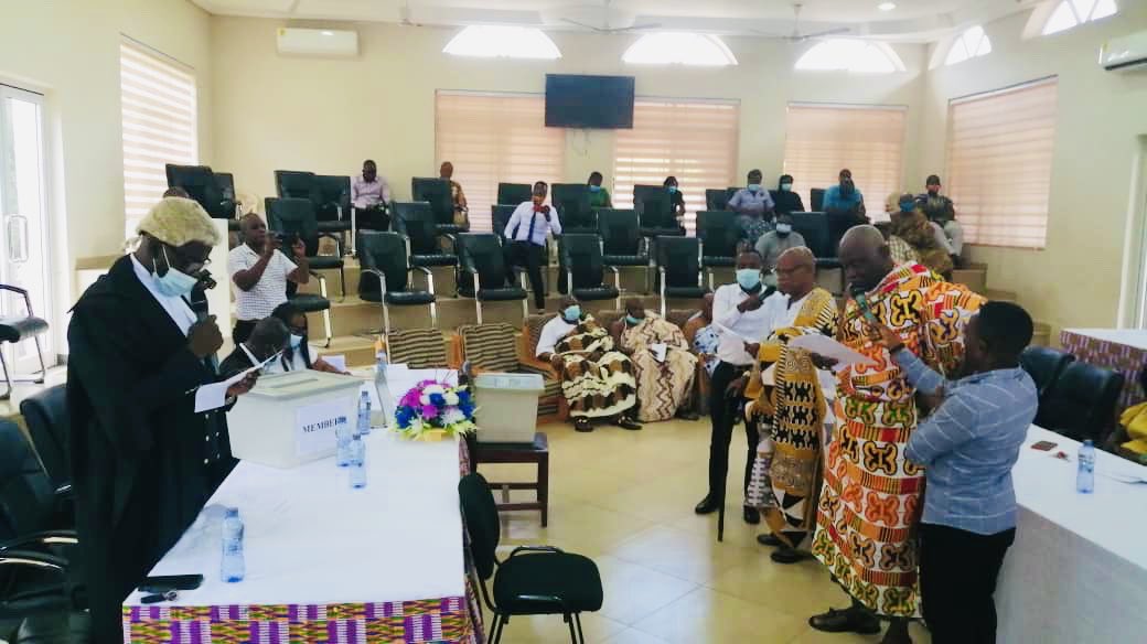 theosustool's tweet photo. The Paramount Chief of Osu, His Royal Majesty, Nii Okwei Kinka Dowuona VI, has been re-elected as the President of the Greater Accra Regional House of Chiefs for the second time.
The Osu Mantse, who doubles as the President of the Osu Traditional Area of the Greater Accra Region https://t.co/PrLD9FpwyA