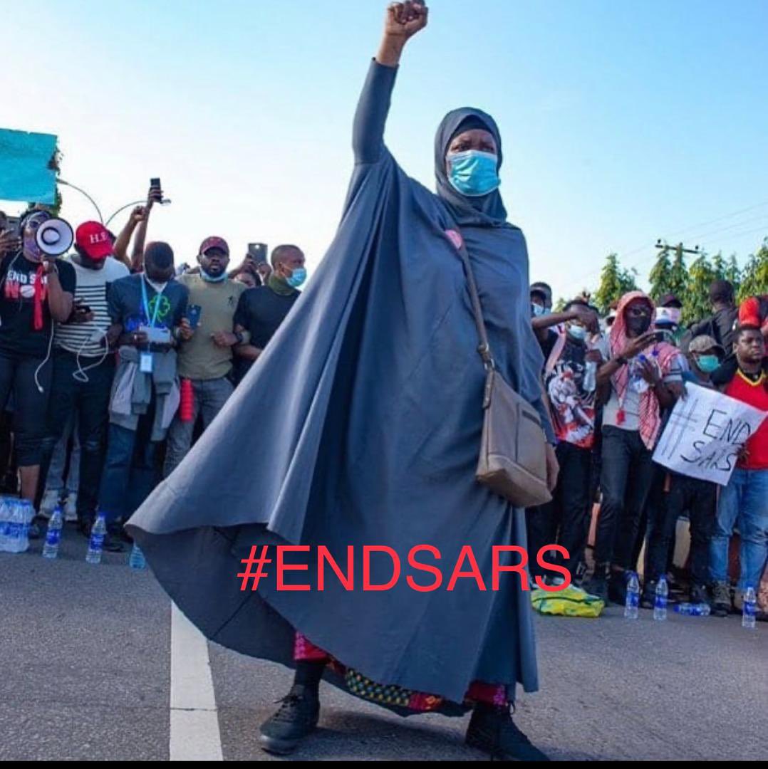 YemieFash's tweet photo. We won ✊ #EndSARS ✊ https://t.co/nbjsqyZPDC