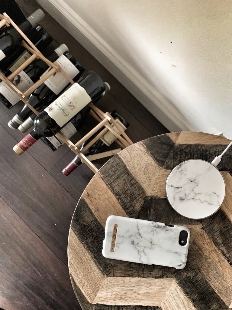 FashionFrappes's tweet photo. #ad #discount #idealsofsweden

Ok peeps. You have a discount code to use on Ideals of Sweden’s gorgeous phone covers and chargers. Use fashionandfrappes15 for 15% off till November 🙌🏾

(I know, I know, marble is as basic as it gets but I couldn’t resist its so pretty 😍) https://t.co/32a9la8sTR