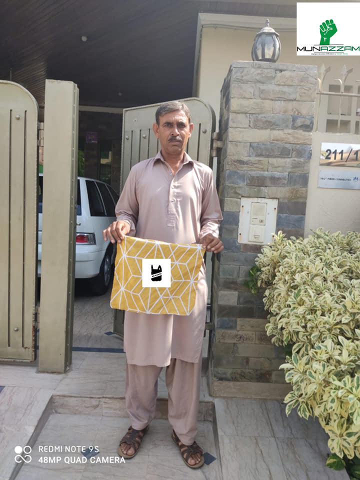 aibuzzguy's tweet image. "Whoever wants to reach a distant goal must take small steps"
Me and Zahida Bugtii of tribe Munazzam trying to create an impact on our environment by distributing Cloth bags and doing surveys in different areas of Lahore. #noplastic #ShadiKrwao #Markhor20 #hamidmir #saytoplastic