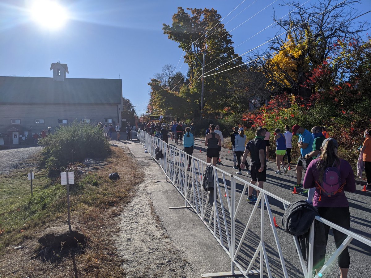 pilotbryan's tweet photo. Going from a shattered left fibula 7 years ago to #halfmarathon again is awesome thanks for keeping this going #milleniumrunning #runnh https://t.co/h6xIPumUhr
