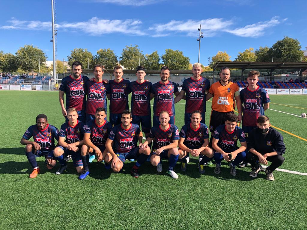 basellagostera's tweet photo. El quarta catalana, primer partit de lliga, i estrenant equipació nova 🔝🔝🔝
#cfbasellagostera #openarms #copavi #aneuoil https://t.co/Y32Rsf6hAN