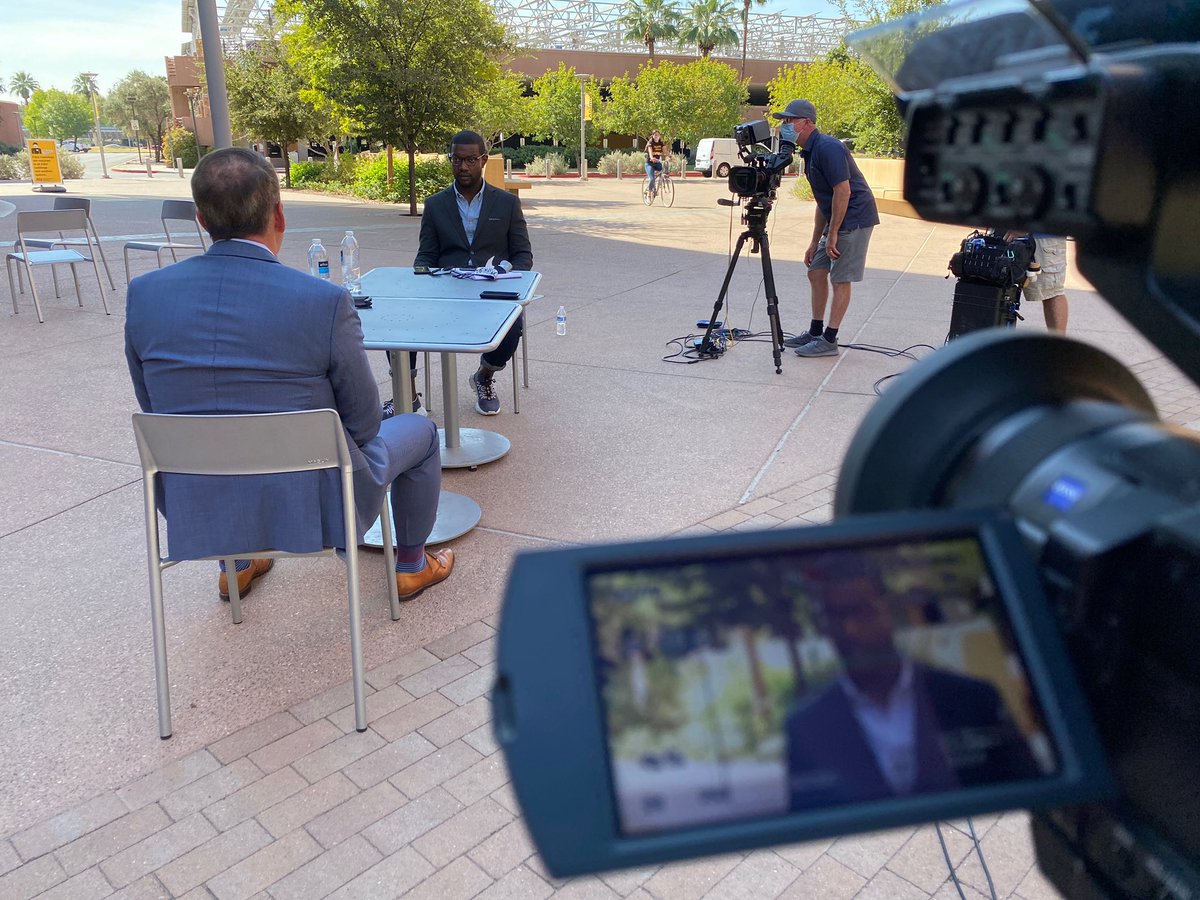 Alex_Presha's tweet image. Spent the week running around Maricopa County in Arizona talking to Independent voters. They turned this red state purple and polls suggest they could push it blue in 2020. It was fun checking the pulse in this part of the country! 🌵