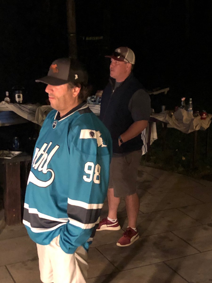 KD_IceBerg's tweet photo. This guy does 3 things great:
1) gets pucks in deep
2) goes hard to the net
3) smokes pork butt
@roscoe_m #wthl https://t.co/120fRabcBa