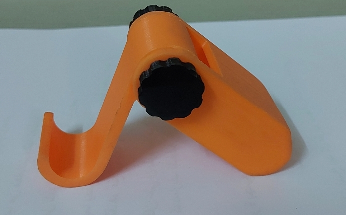 ar3dprinter's tweet photo. حامل للموبايل  مع تحكم في زوايا العرض👍
#طباعة_ثلاثية_الابعاد https://t.co/vZM31KGJA1