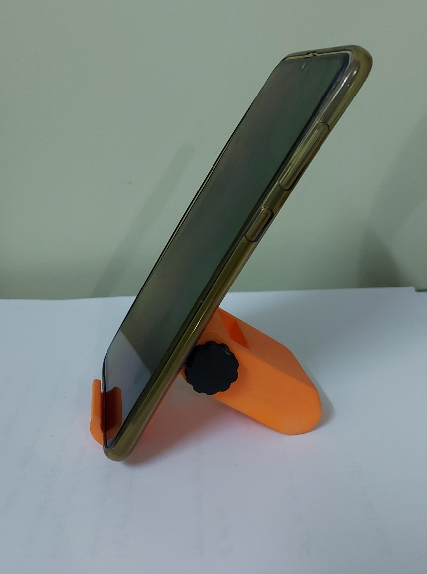 ar3dprinter's tweet photo. حامل للموبايل  مع تحكم في زوايا العرض👍
#طباعة_ثلاثية_الابعاد https://t.co/vZM31KGJA1