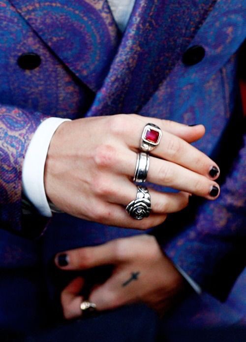 your nails ♡  @Harry_Styles