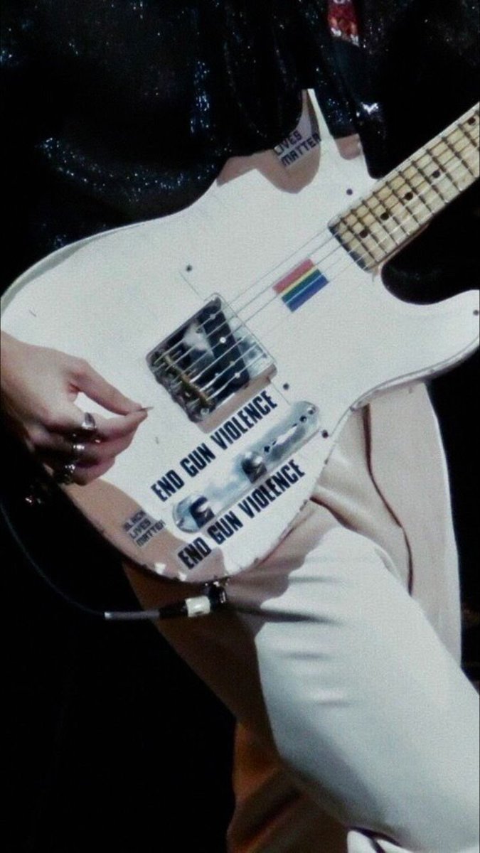 your guitar ♡  @Harry_Styles