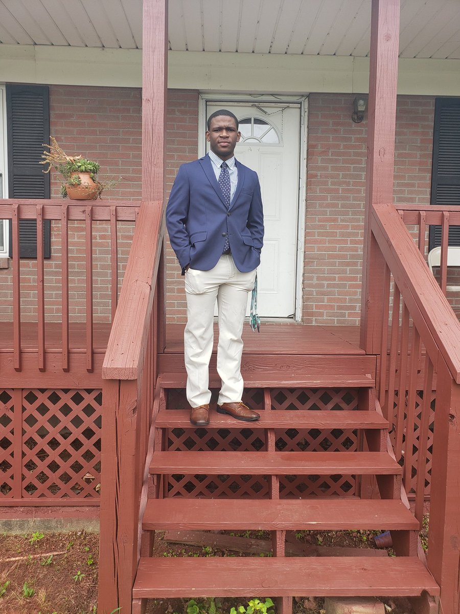 ForehandSr's tweet photo. College visit Sunday For @Chrisforehandjr the class of 2021 Student Athlete has several offers and currently maintains a 3.9 GPA his @TrinityHSFB is currently 4-0 ranked #1 in Kentucky #13 @usatodayhss #totalpackage #ballhawk #gamechanger #nocatchzone!! https://t.co/ObT6tdH2gf