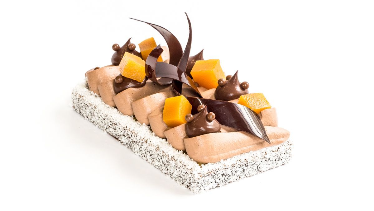 BoutiqueBernarD's tweet photo. Débutez l'automne sur une note enchantée avec un entremet crémeux, chocolaté et délicatement parfumé aux notes exotiques.
#Pâtisserie #SurCommande #NicolasBernardé
https://t.co/OwTW7xfBzx https://t.co/fTZCNx8txx