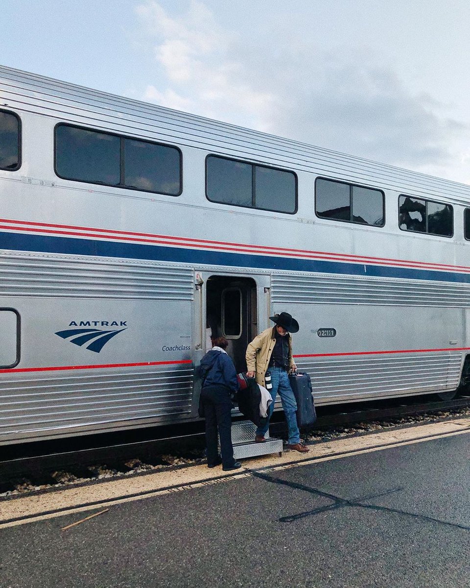Amtrak's tweet image. Booked your trip? We&apos;re so excited to have you on board! Here&apos;s a pre-departure checklist to get you ready to chug away!: bit.ly/2SLp7IU
#AmtrakHowTo
📷 : @ loganhavens on IG