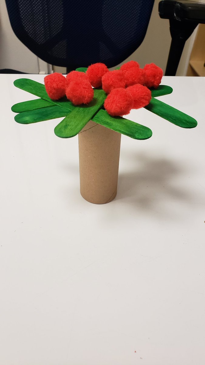 MrsPearson18's tweet photo. Virtual PreK loved our math Apple Tree. So many things to learn in 1 activity! Balance, fine motor, numeral recognition, counting, one-to-one correspondence...the students (and parents) had so much fun! #VirtuallyPreK #PrettyInPreK #FSHE2gether https://t.co/cwZPYRjoJ0