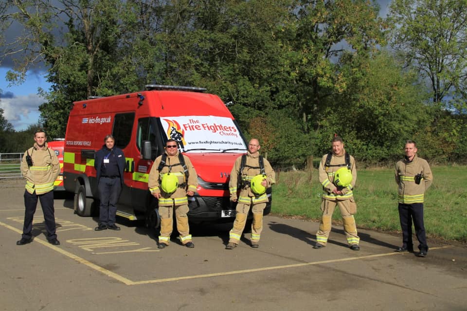 lharden3's tweet photo. RT @lfrsuppingham: https://t.co/7Q67GbXEkD Firefighters from #Uppingham station walked around #Rutland Water in full fire kit &amp; BA sets. This is being completed by 3 of our fittest operational #firefighters in aid of @firefighters999 https://t.co/iJZqcG3kZD