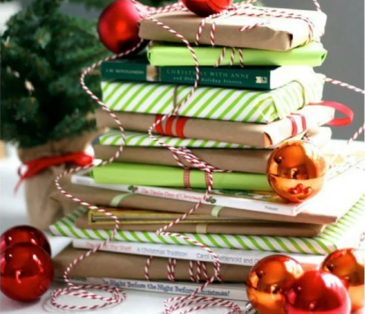 Okay, this is going to be an ongoing project, but since indie bookstores need us to order our xmas gifts NOW, and since books are easy to wrap and store and ship, here's my attempt at a 2020 literary Christmahanukwanzivus gift guide. (thread)