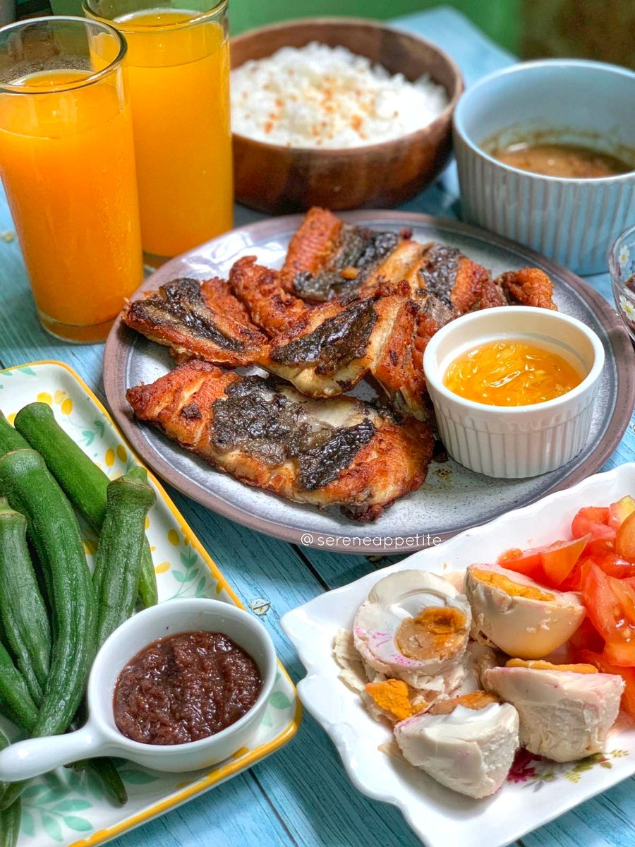 sereneappetite's tweet photo. How about some Breakfast inspo. See more of these on this link:
https://t.co/z2ScHxKLib
. 
#sereneappetite #breakfastph #breakfast #foodie #sundayvibes #SundayThoughts #yummy #food #foodblog #foodblogger #foodphotography #home #tasty #SundayFunday #StayHome #panlasangpinoy https://t.co/FMzRrTbsYj