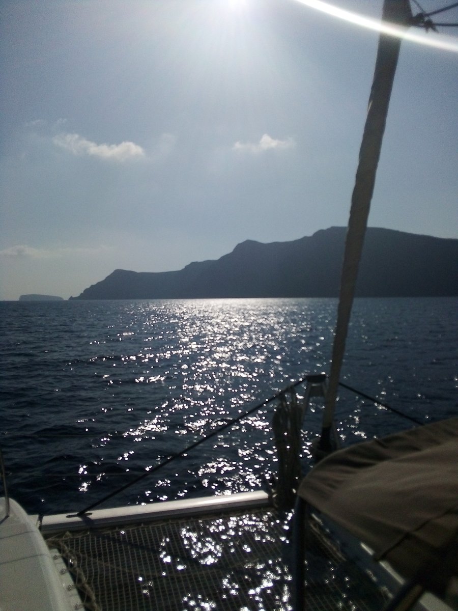 ancientphone82's tweet photo. Σ 'αγαπώ, Σαντορίνη! (2019) IX 🌊⛰️☀️🔴#memories #wanderlust #travelling #birthdaytrip #Santorini #Santorin #Greece #GorgeousGreece #twothousandnineteen #mentaltreasurechest #boattrip #sailing #coastline #seaside #CalderaYachting #Caldera #rocks #volcanicrocks #volcanics #bluesky https://t.co/FwGATTHBXH