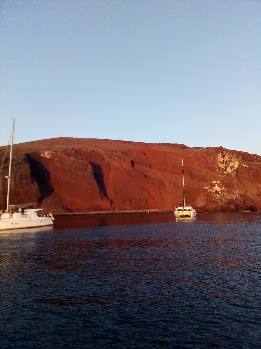 ancientphone82's tweet photo. Σ 'αγαπώ, Σαντορίνη! (2019) IX 🌊⛰️☀️🔴#memories #wanderlust #travelling #birthdaytrip #Santorini #Santorin #Greece #GorgeousGreece #twothousandnineteen #mentaltreasurechest #boattrip #sailing #coastline #seaside #CalderaYachting #Caldera #rocks #volcanicrocks #volcanics #bluesky https://t.co/FwGATTHBXH